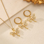 EILIECK Ensemble Collier Boucles d'Oreilles Libellule en Acier Inoxydable 316L avec Strass et Perles pour Femme, Cadeau Tendance, Bijoux de Luxe Étanche