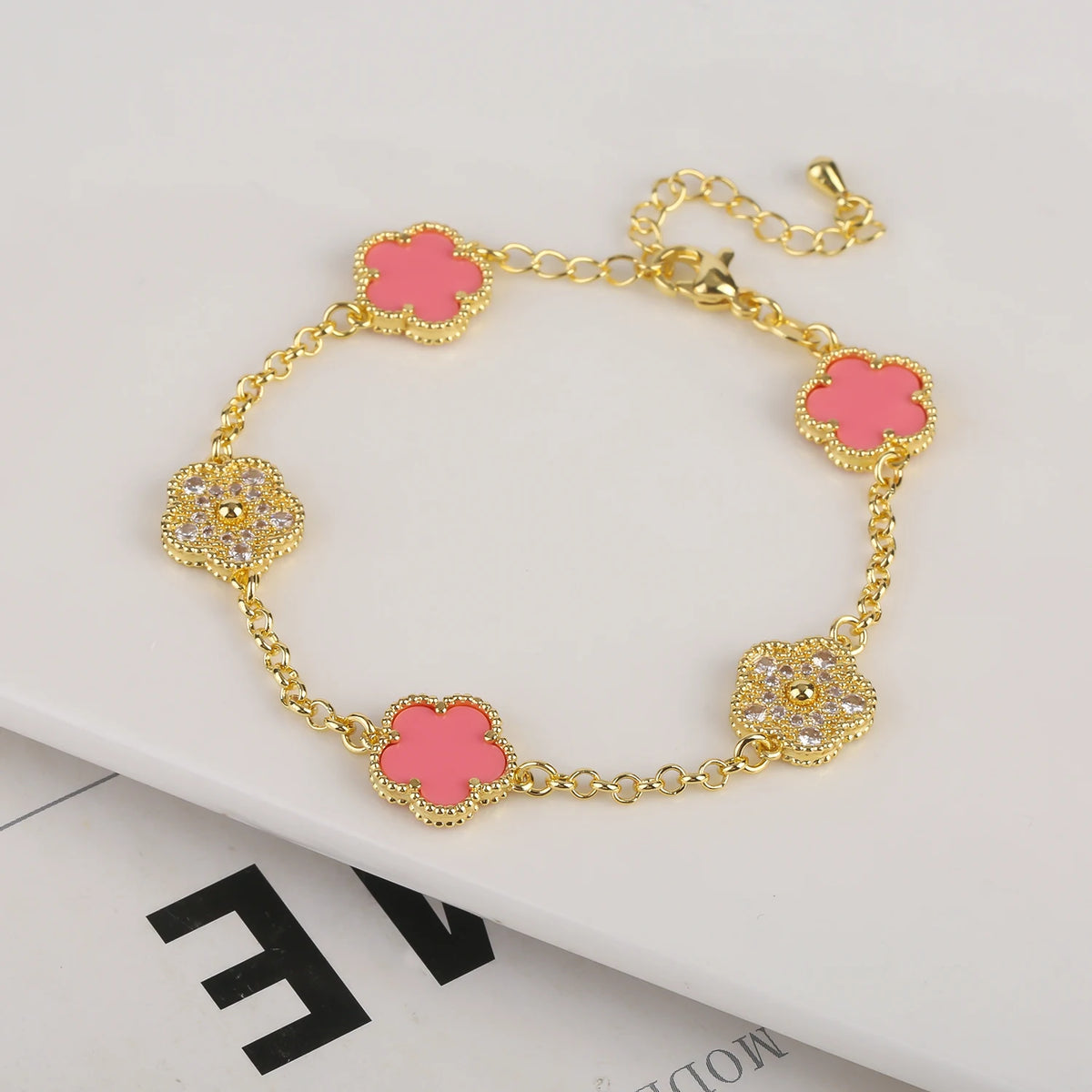 Hot Selling 18K Color Retention Electroplating New Plant Five Leaf Flower Micro Inlaid Zircon Set Necklace/Bracelet Women Clover