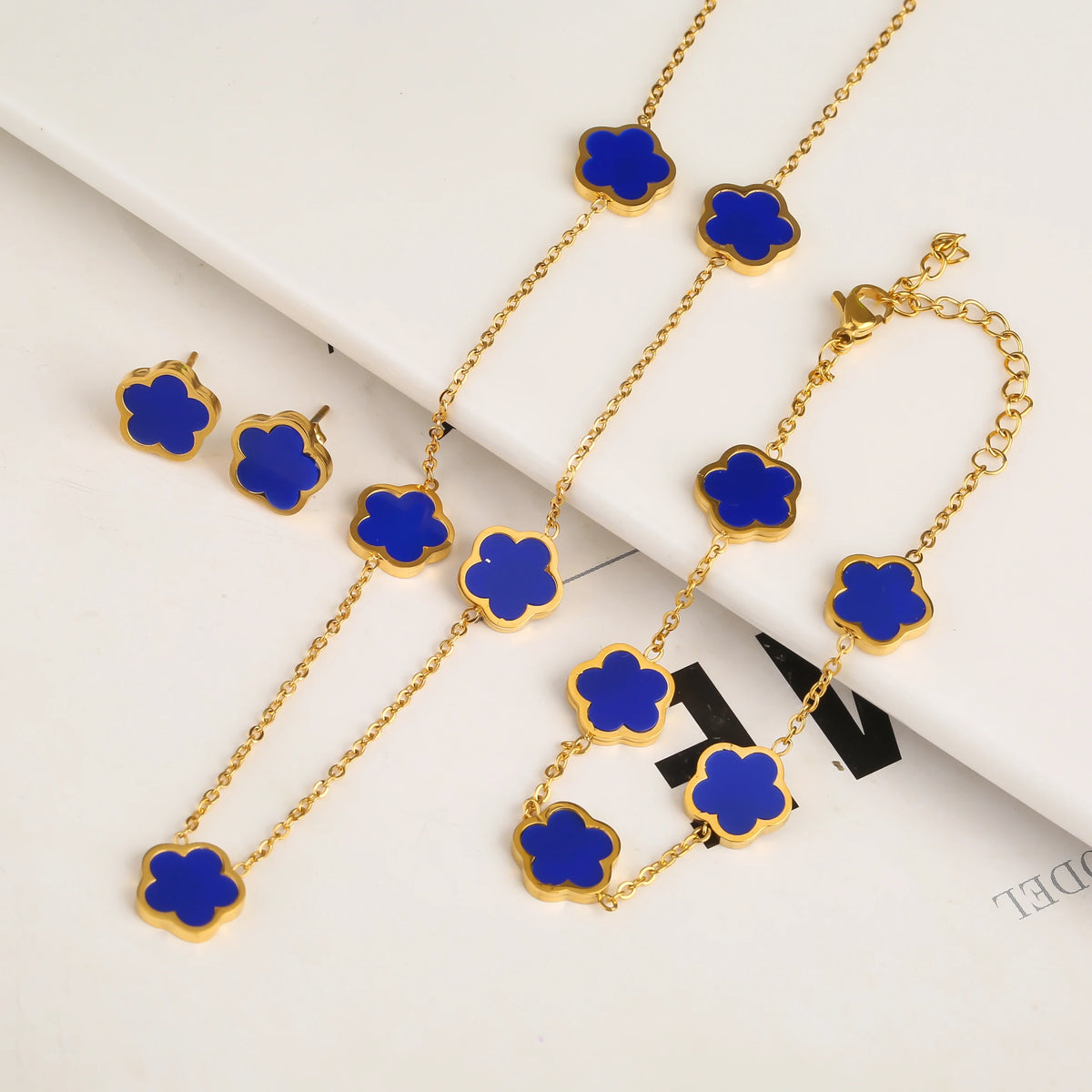 New Creative 4Pcs Stainless Steel Five Leaf Flower Bracelet Necklace Earrings Rings Set For Women Fashion Party Jewelry Clover