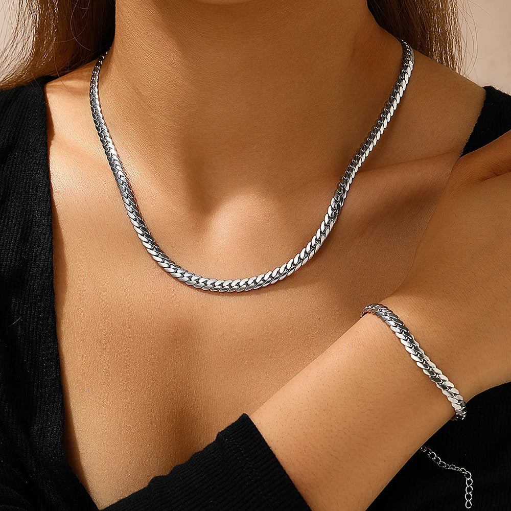 Aomogo Ensemble de bijoux collier et bracelet chaîne cubaine plate simple en acier inoxydable plaqué or 18 carats, chaîne épaisse tendance