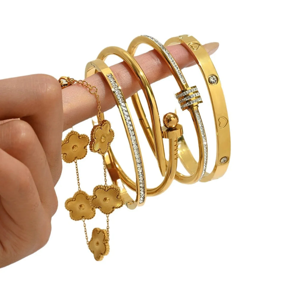 Europe And The United States Hot Stainless Steel Four-leaf Clover Lucky Bracelet Fashion Women's Nail Bracelet Gold Bangles Gift