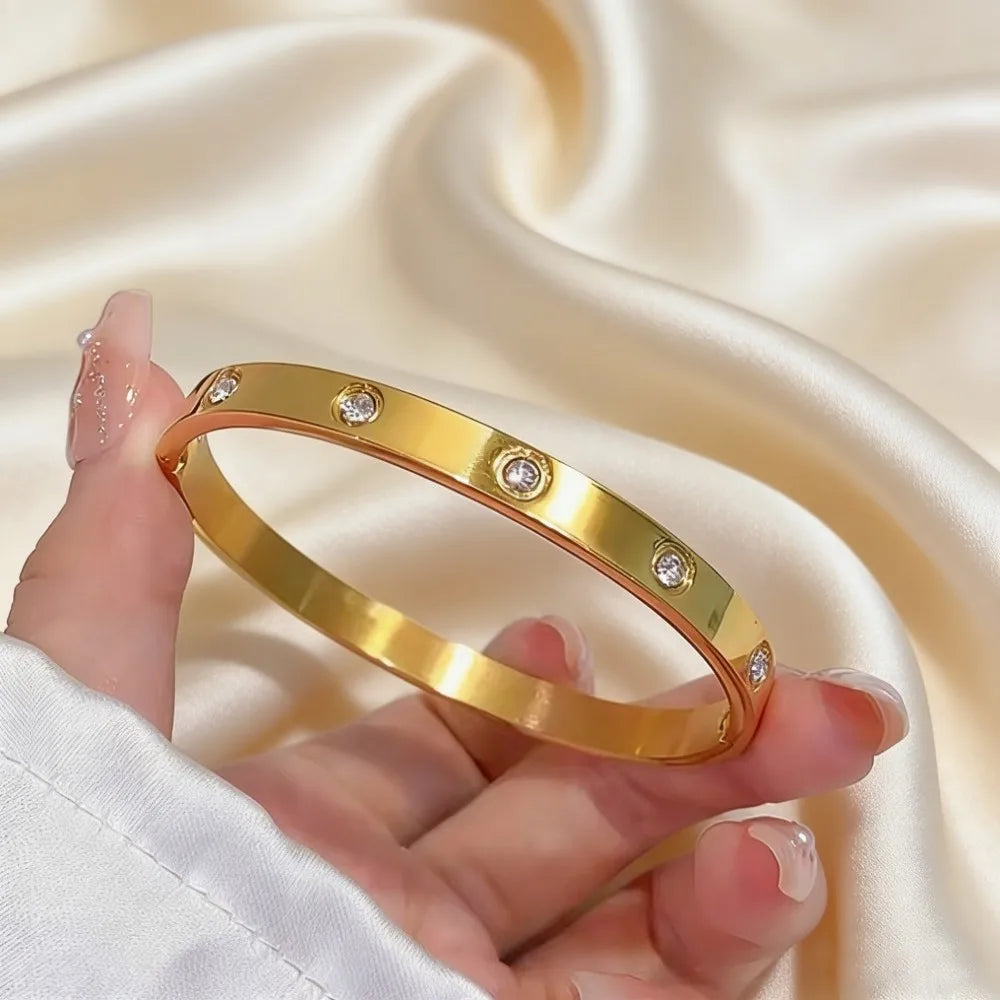 Luxury Gold Plated Stainless Steel Bangle Bracelet for Women Fashion Jewelry Accessory Mother's Day Gift ﻿