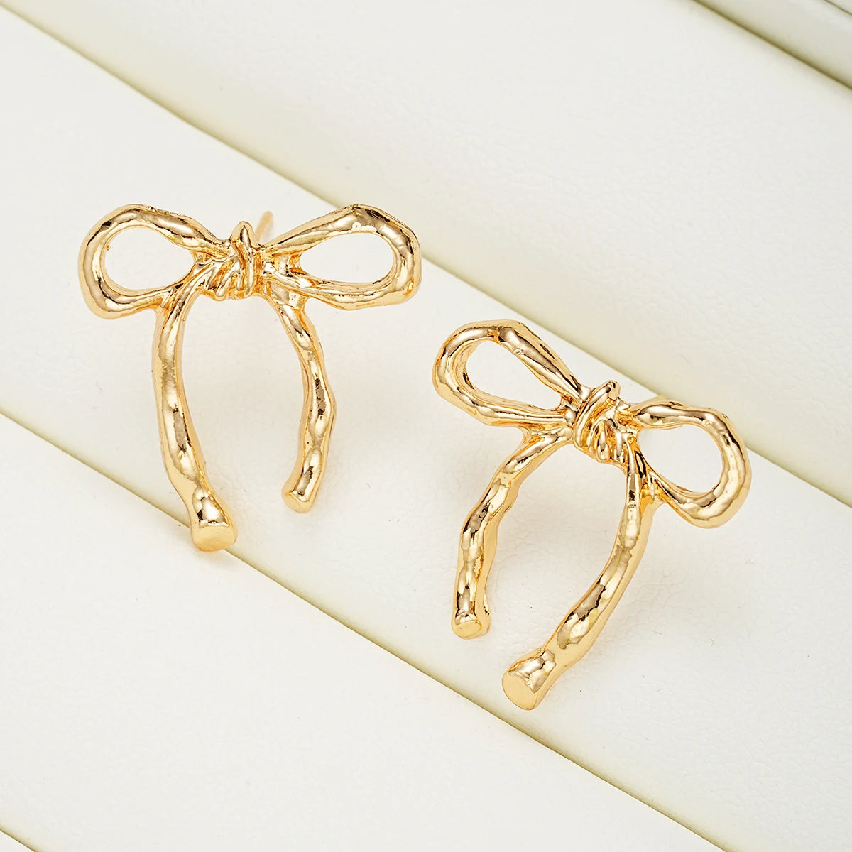 Vintage Gold Sweet Bow Knot Piercing Earrings