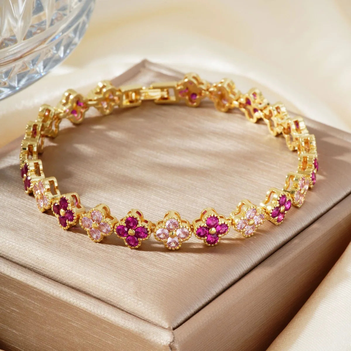 Luxury Four-Leaf Flower Lucky Banquet & Wedding Bracelet
