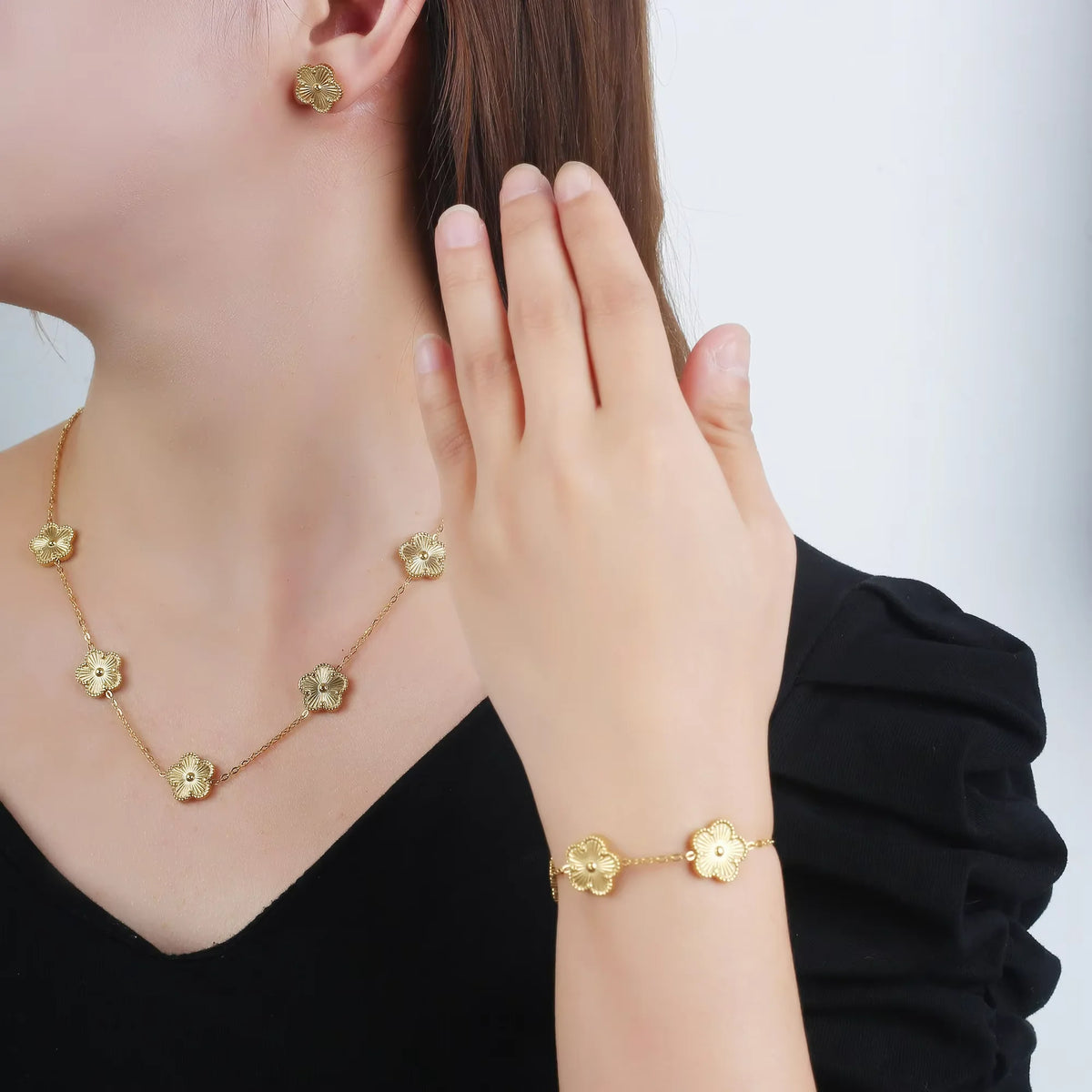 Bracelet necklace, stainless steel five-leaf clover jewelry set, classic women's new fashionable jewelry five-leaf clover